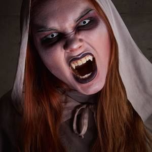 Meet your Posher, Phoebe